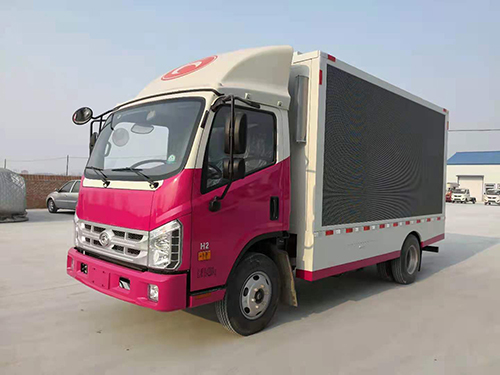大型广告车