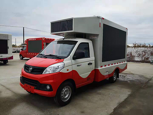 小型广告车